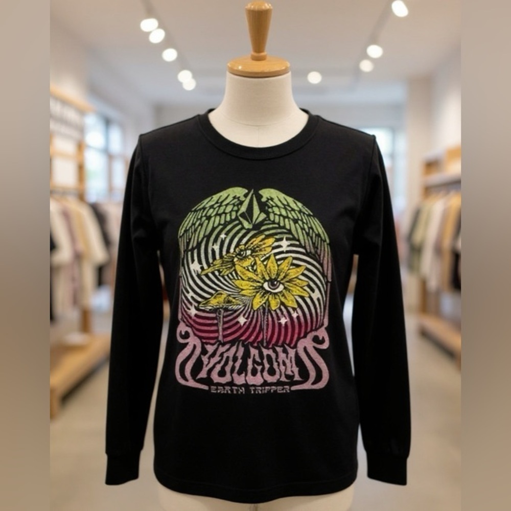 Volcom Women's Werking Graphic Long Sleeve T-Shirt 
XS